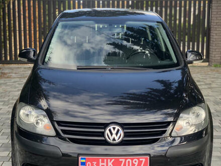 Черный Фольксваген Гольф Плюс, объемом двигателя 1.6 л и пробегом 248 тыс. км за 5550 $, фото 1 на Automoto.ua