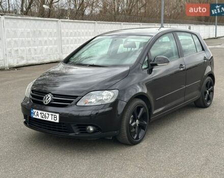 Черный Фольксваген Гольф Плюс, объемом двигателя 1.6 л и пробегом 252 тыс. км за 6250 $, фото 1 на Automoto.ua