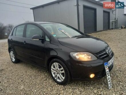 Черный Фольксваген Гольф Плюс, объемом двигателя 1.6 л и пробегом 218 тыс. км за 5250 $, фото 1 на Automoto.ua