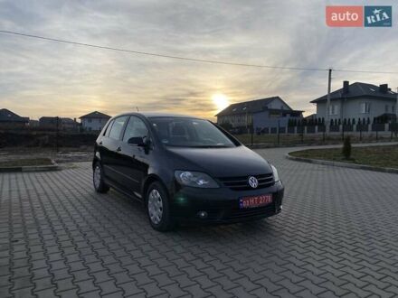 Черный Фольксваген Гольф Плюс, объемом двигателя 1.6 л и пробегом 218 тыс. км за 6100 $, фото 1 на Automoto.ua