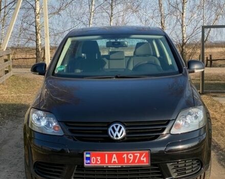 Черный Фольксваген Гольф Плюс, объемом двигателя 1.6 л и пробегом 242 тыс. км за 5400 $, фото 1 на Automoto.ua