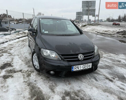 Черный Фольксваген Гольф Плюс, объемом двигателя 2 л и пробегом 299 тыс. км за 2750 $, фото 1 на Automoto.ua