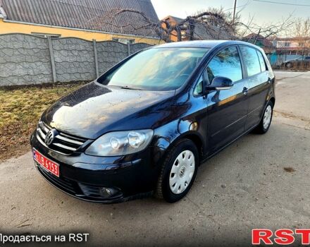 Черный Фольксваген Гольф Плюс, объемом двигателя 1.6 л и пробегом 213 тыс. км за 5990 $, фото 1 на Automoto.ua