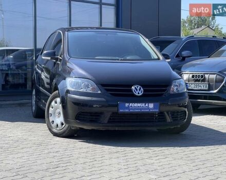 Черный Фольксваген Гольф Плюс, объемом двигателя 1.6 л и пробегом 215 тыс. км за 4990 $, фото 1 на Automoto.ua