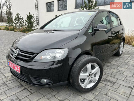 Черный Фольксваген Гольф Плюс, объемом двигателя 1.6 л и пробегом 249 тыс. км за 5850 $, фото 1 на Automoto.ua