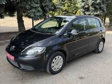 Черный Фольксваген Гольф Плюс, объемом двигателя 1.6 л и пробегом 204 тыс. км за 5800 $, фото 1 на Automoto.ua