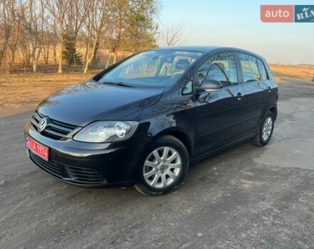 Черный Фольксваген Гольф Плюс, объемом двигателя 1.6 л и пробегом 242 тыс. км за 5950 $, фото 1 на Automoto.ua