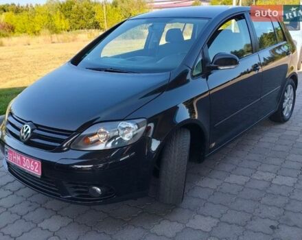 Черный Фольксваген Гольф Плюс, объемом двигателя 1.6 л и пробегом 161 тыс. км за 7000 $, фото 1 на Automoto.ua
