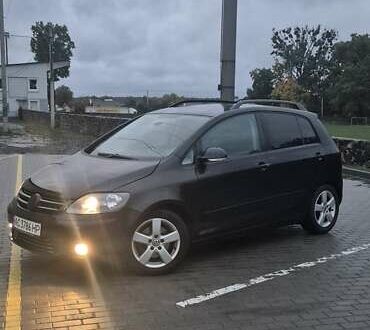 Черный Фольксваген Гольф Плюс, объемом двигателя 1.39 л и пробегом 206 тыс. км за 6700 $, фото 1 на Automoto.ua