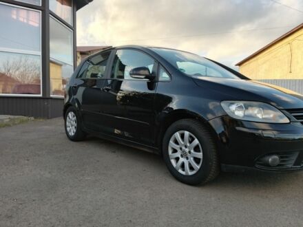 Черный Фольксваген Гольф Плюс, объемом двигателя 1.4 л и пробегом 262 тыс. км за 5900 $, фото 1 на Automoto.ua