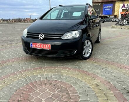 Черный Фольксваген Гольф Плюс, объемом двигателя 1.6 л и пробегом 198 тыс. км за 8200 $, фото 1 на Automoto.ua