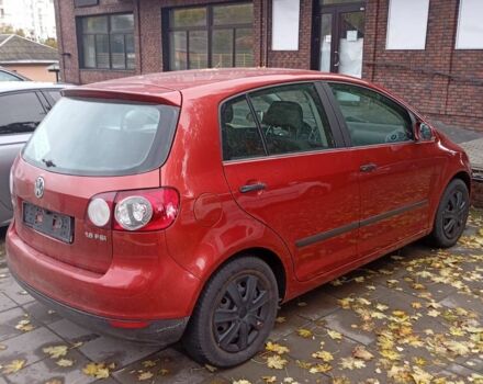 Красный Фольксваген Гольф Плюс, объемом двигателя 1.6 л и пробегом 232 тыс. км за 4850 $, фото 3 на Automoto.ua