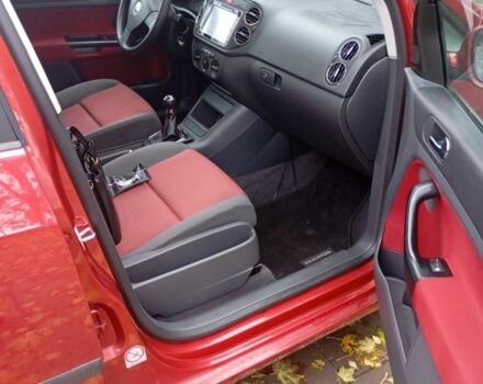 Красный Фольксваген Гольф Плюс, объемом двигателя 1.6 л и пробегом 232 тыс. км за 4850 $, фото 7 на Automoto.ua