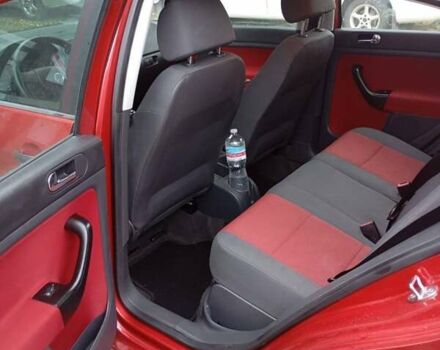 Красный Фольксваген Гольф Плюс, объемом двигателя 1.6 л и пробегом 232 тыс. км за 5200 $, фото 2 на Automoto.ua