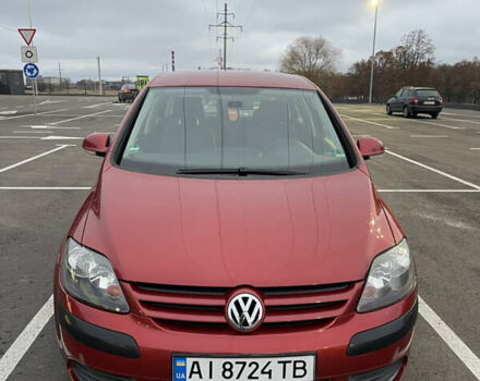 Красный Фольксваген Гольф Плюс, объемом двигателя 1.6 л и пробегом 232 тыс. км за 5100 $, фото 1 на Automoto.ua