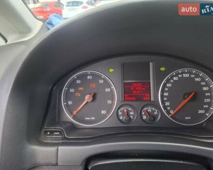 Красный Фольксваген Гольф Плюс, объемом двигателя 1.6 л и пробегом 295 тыс. км за 5500 $, фото 1 на Automoto.ua