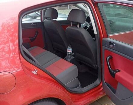 Красный Фольксваген Гольф Плюс, объемом двигателя 1.6 л и пробегом 232 тыс. км за 5200 $, фото 5 на Automoto.ua