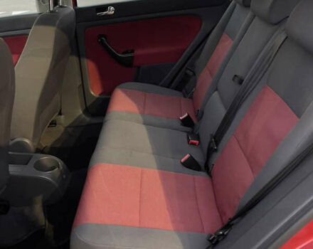 Красный Фольксваген Гольф Плюс, объемом двигателя 1.6 л и пробегом 232 тыс. км за 5100 $, фото 17 на Automoto.ua