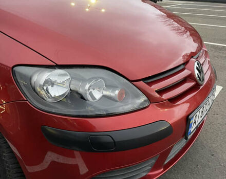 Красный Фольксваген Гольф Плюс, объемом двигателя 1.6 л и пробегом 232 тыс. км за 5100 $, фото 10 на Automoto.ua