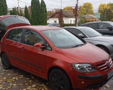 Красный Фольксваген Гольф Плюс, объемом двигателя 1.6 л и пробегом 232 тыс. км за 5200 $, фото 9 на Automoto.ua