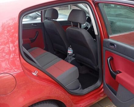 Красный Фольксваген Гольф Плюс, объемом двигателя 1.6 л и пробегом 232 тыс. км за 4850 $, фото 6 на Automoto.ua