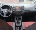 Красный Фольксваген Гольф Плюс, объемом двигателя 1.6 л и пробегом 232 тыс. км за 5200 $, фото 3 на Automoto.ua