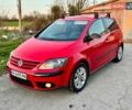 Красный Фольксваген Гольф Плюс, объемом двигателя 1.6 л и пробегом 246 тыс. км за 6380 $, фото 1 на Automoto.ua