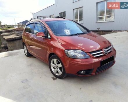 Червоний Фольксваген Golf Plus, об'ємом двигуна 1.39 л та пробігом 252 тис. км за 7900 $, фото 1 на Automoto.ua