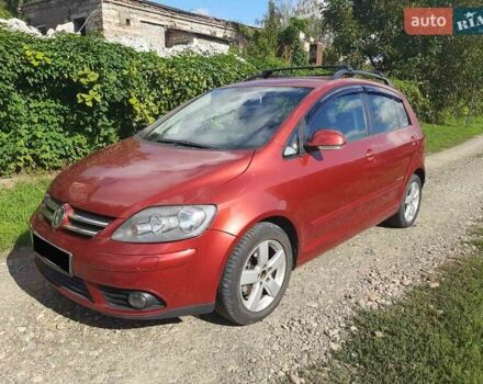 Червоний Фольксваген Golf Plus, об'ємом двигуна 1.39 л та пробігом 252 тис. км за 7900 $, фото 7 на Automoto.ua