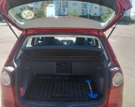 Красный Фольксваген Гольф Плюс, объемом двигателя 1.4 л и пробегом 210 тыс. км за 8300 $, фото 7 на Automoto.ua