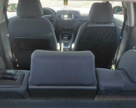 Красный Фольксваген Гольф Плюс, объемом двигателя 1.4 л и пробегом 210 тыс. км за 8300 $, фото 2 на Automoto.ua