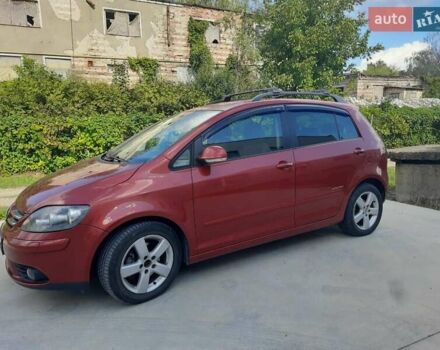 Червоний Фольксваген Golf Plus, об'ємом двигуна 1.39 л та пробігом 252 тис. км за 7900 $, фото 3 на Automoto.ua