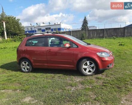 Червоний Фольксваген Golf Plus, об'ємом двигуна 1.39 л та пробігом 252 тис. км за 7900 $, фото 2 на Automoto.ua