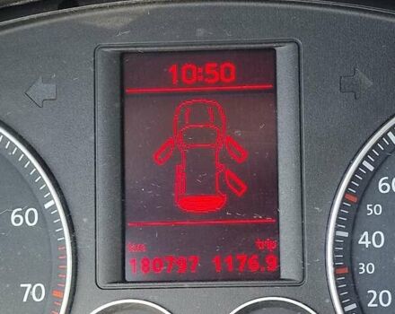 Красный Фольксваген Гольф Плюс, объемом двигателя 1.6 л и пробегом 180 тыс. км за 5500 $, фото 15 на Automoto.ua