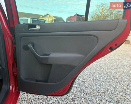 Красный Фольксваген Гольф Плюс, объемом двигателя 1.4 л и пробегом 238 тыс. км за 7200 $, фото 18 на Automoto.ua