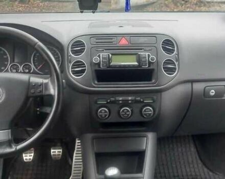 Красный Фольксваген Гольф Плюс, объемом двигателя 1.4 л и пробегом 184 тыс. км за 6900 $, фото 7 на Automoto.ua