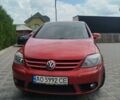 Красный Фольксваген Гольф Плюс, объемом двигателя 1.4 л и пробегом 210 тыс. км за 6300 $, фото 1 на Automoto.ua