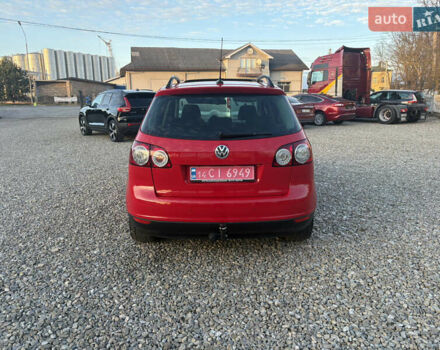 Красный Фольксваген Гольф Плюс, объемом двигателя 1.4 л и пробегом 238 тыс. км за 7200 $, фото 4 на Automoto.ua