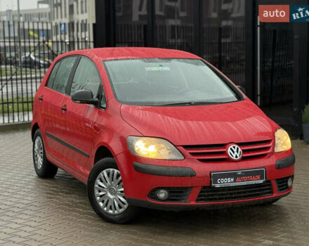 Красный Фольксваген Гольф Плюс, объемом двигателя 1.9 л и пробегом 240 тыс. км за 5900 $, фото 2 на Automoto.ua