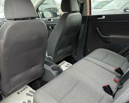 Красный Фольксваген Гольф Плюс, объемом двигателя 1.6 л и пробегом 310 тыс. км за 6200 $, фото 17 на Automoto.ua