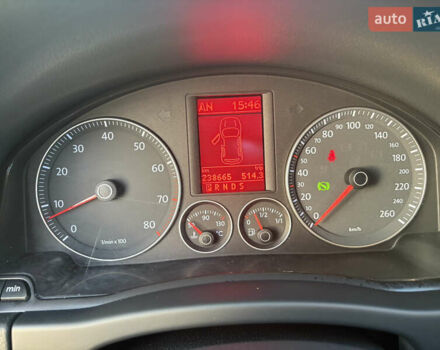 Красный Фольксваген Гольф Плюс, объемом двигателя 1.4 л и пробегом 238 тыс. км за 7200 $, фото 10 на Automoto.ua