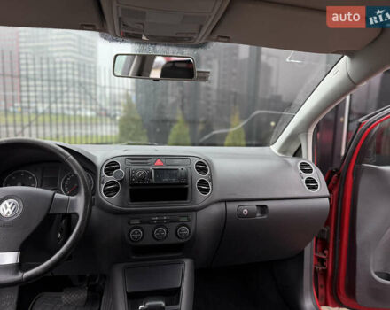 Красный Фольксваген Гольф Плюс, объемом двигателя 1.9 л и пробегом 240 тыс. км за 5900 $, фото 23 на Automoto.ua