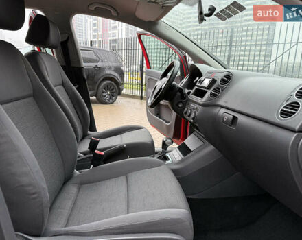 Красный Фольксваген Гольф Плюс, объемом двигателя 1.9 л и пробегом 240 тыс. км за 5900 $, фото 19 на Automoto.ua