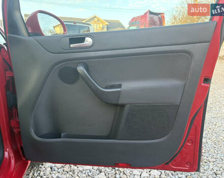 Красный Фольксваген Гольф Плюс, объемом двигателя 1.4 л и пробегом 238 тыс. км за 7200 $, фото 15 на Automoto.ua