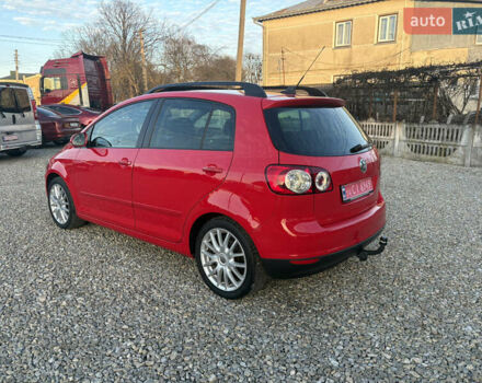 Красный Фольксваген Гольф Плюс, объемом двигателя 1.4 л и пробегом 238 тыс. км за 7200 $, фото 3 на Automoto.ua