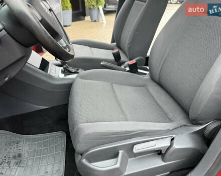 Красный Фольксваген Гольф Плюс, объемом двигателя 1.9 л и пробегом 240 тыс. км за 5900 $, фото 14 на Automoto.ua