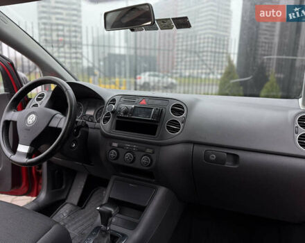 Красный Фольксваген Гольф Плюс, объемом двигателя 1.9 л и пробегом 240 тыс. км за 5900 $, фото 22 на Automoto.ua