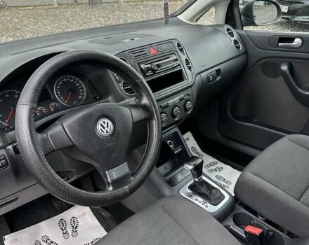 Червоний Фольксваген Golf Plus, об'ємом двигуна 1.6 л та пробігом 310 тис. км за 6350 $, фото 15 на Automoto.ua