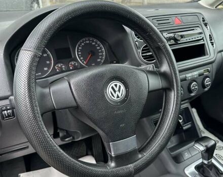 Червоний Фольксваген Golf Plus, об'ємом двигуна 1.6 л та пробігом 310 тис. км за 6350 $, фото 13 на Automoto.ua