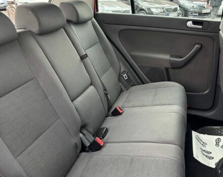 Красный Фольксваген Гольф Плюс, объемом двигателя 1.6 л и пробегом 310 тыс. км за 6350 $, фото 6 на Automoto.ua